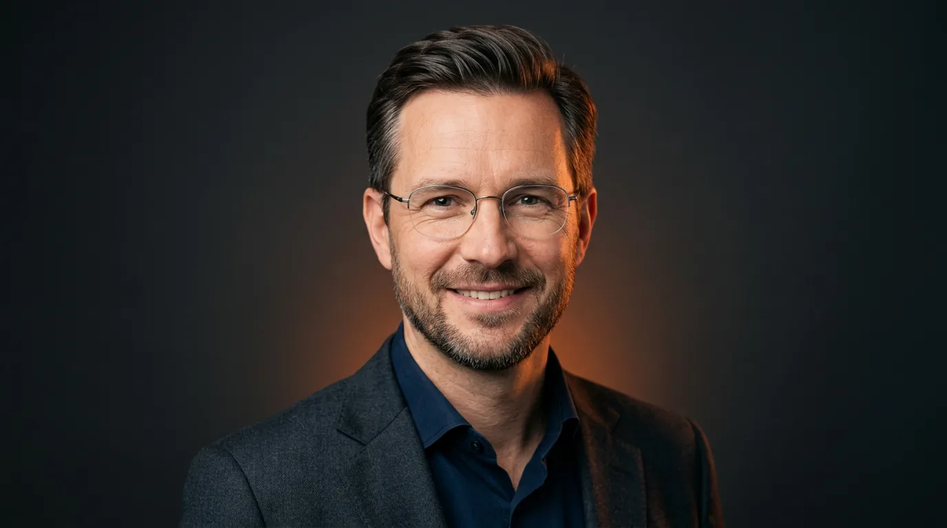 Porträt Jonas Hoffmann Schadenmanagement Kfz 400x400 WebP